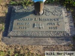 Ronald L Minnicks