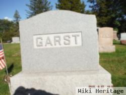 Warren Garst