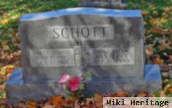 Hugo Julius Schott