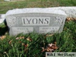 William T. "willie" Lyons