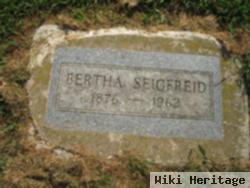 Lola Bertha "bertha" Moore Seigfreid