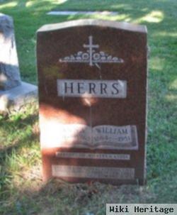 William Herrs