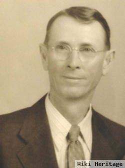 Ernest Mulkey "e M" Ellisor