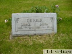 Laura E Geiger