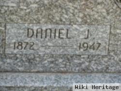 Daniel J Dean