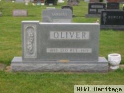 Leo Rue Oliver