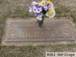 Howard L Richards