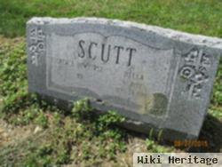 Della Scutt