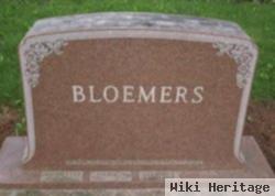 Leland T Bloemers