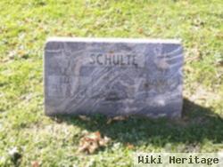 Ben J Schulte