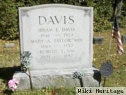 Robert T Davis