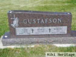 Robert L Gustafson