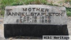 Annie L Stapleton