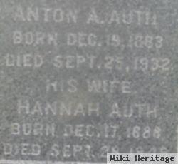 Hannah Auth