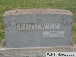 Anna Puziewicz