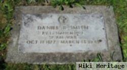 Daniel R Smith