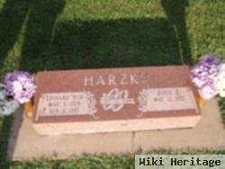 Leonard L "bud" Harzke