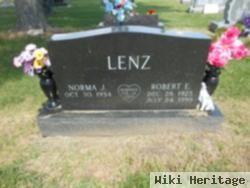 Robert E Lenz