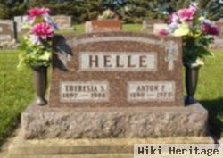 Theresia S Neiland Helle