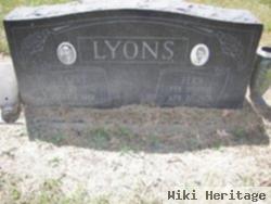 Fern Lomprez Lyons