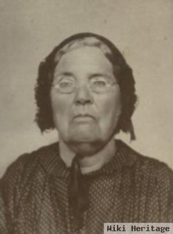 Joanna Barnes Fretts