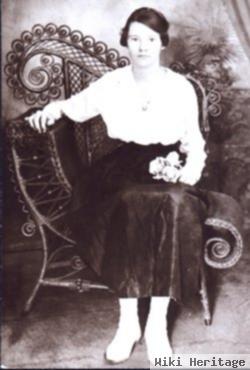 Mae Carter Moffitt