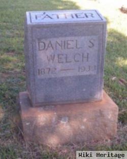 Daniel S Welch