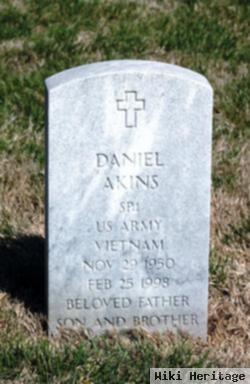 Daniel Akins