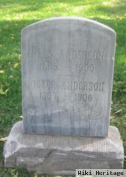 Victor Anderson