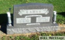 Laura J Lahue