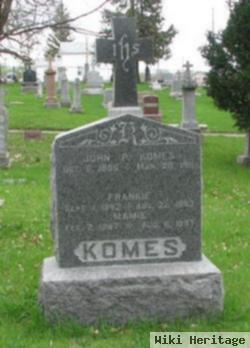 Mamie Komes