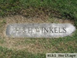 Harry D Winkels