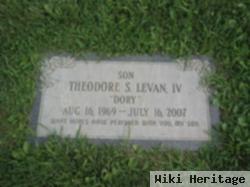 Theodore Stillwagon "dory" Levan, Iv