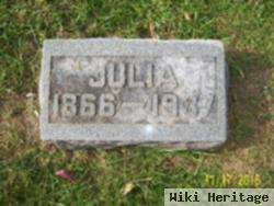 Julia Hogden Linderud