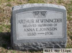 Arthur M Winingder