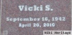 Vicki S Scott Kaplanides