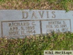 Richard C Davis