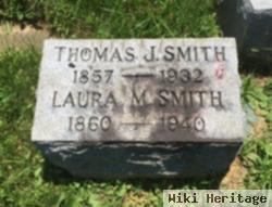 Laura M Smith