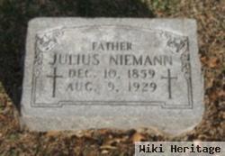 Julius Niemann