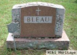 Juan T Bleau