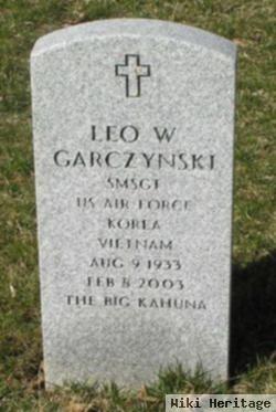 Leo W Garczynski