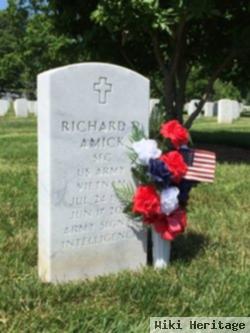 Sgt Richard D "dick" Amick