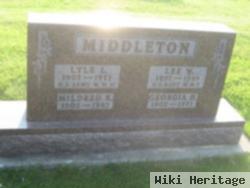 Lee W Middleton