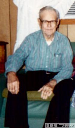 Arlie L Perkins, Sr