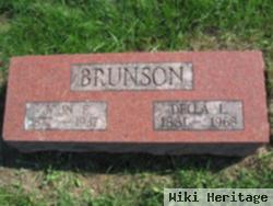 Della L Brunson