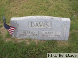 Mary E Davis