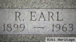 R Earl Hoke