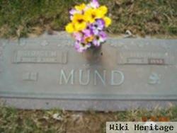 Lillian Eaves Mund