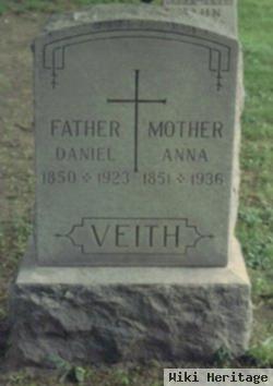 Anna Heil Veith