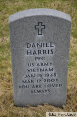 Daniel Harris